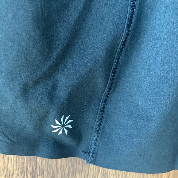 Athleta Run With It 14” Skort like new condition - Picture 3 of 10